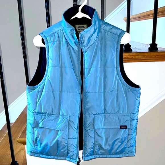 Abercrombie & Fitch puffer vest jacket. Size Large - Picture 1 of 4